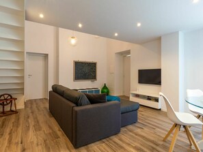 TV - Wonderful  villa for 12 people with WIFI, TV and terrace (Verceia)