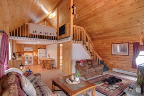 TV, fireplace - Winter is Upon Us Reserve your White Mtn. Escape (Woodstock)
