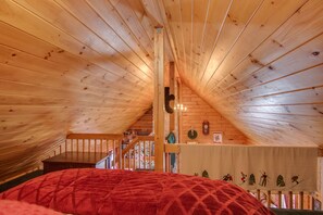 1 bedroom, iron/ironing board, free WiFi, bed sheets - Winter is Upon Us Reserve your White Mtn. Escape (Woodstock)