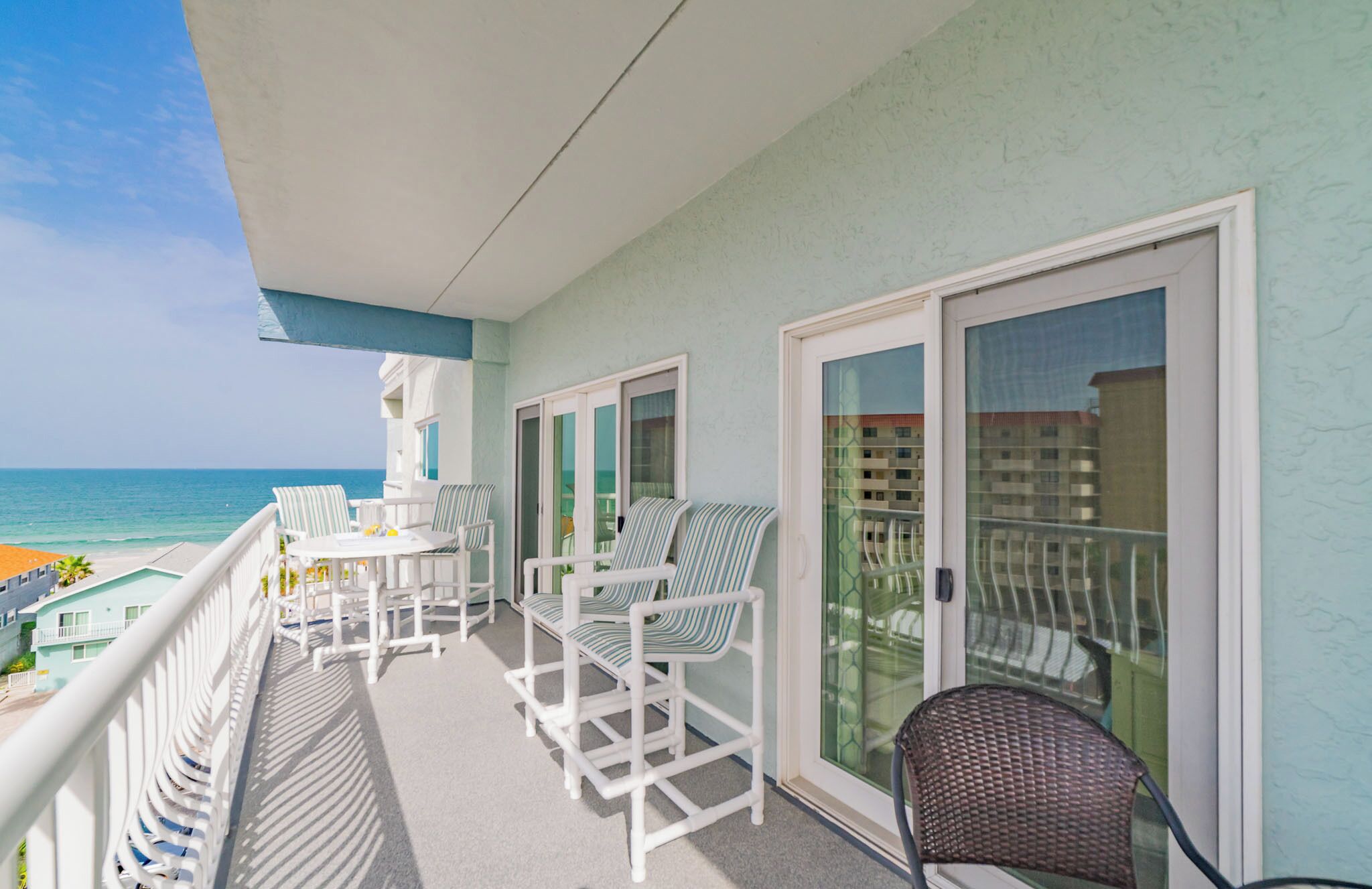 25 ft balcony offers room for everyone and a an awesome view!