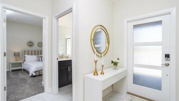 4 habitaciones, cuna de viaje, wifi gratis y ropa de cama