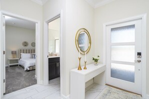 4 chambres, lit parapluie, Wi-Fi gratuit, draps fournis