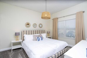 4 bedrooms, travel crib, free WiFi, bed sheets - Amazing Disney Delight: 4BR, Pool, Near Parks - 2929 SS (Kissimmee)