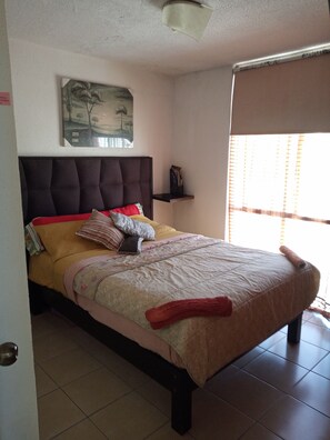 3 عدّة غرف نوم ومكتب ومكواة/لوح كي وواي فاي مجانًا