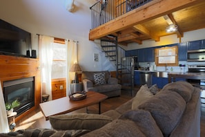 Smart TV, fireplace