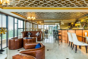 Bar (on property) - 6Av 703 Modern Surin Condo with pool & gym (Surin)