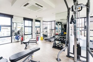 Fitness facility - 6Av 703 Modern Surin Condo with pool & gym (Surin)