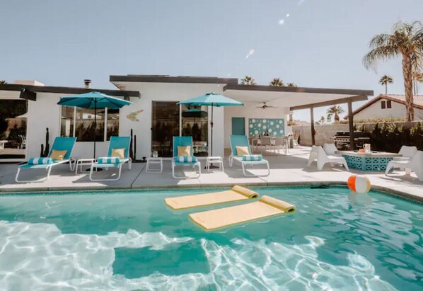 Piscine extérieure, piscine chauffée