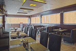 Dining - Krishina Hotel (New Delhi)