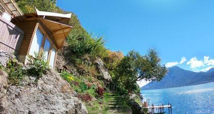 Exclusive lakefront cabin with luxury outdoor shower