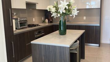 Fridge, microwave, oven, stovetop