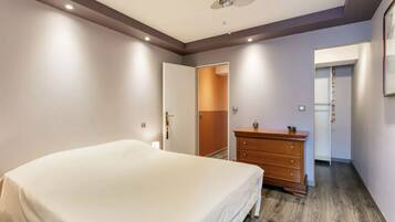 3 chambres, fer et planche Ă repasser, Wi-Fi gratuit, draps fournis