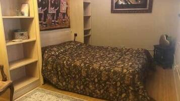 6 bedrooms, WiFi, bed sheets