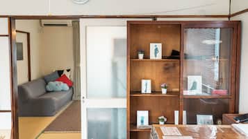 2 habitaciones, escritorio, cortinas blackout y wifi gratis