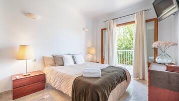 4 sovrum, strykjÀrn/strykbrÀda, gratis wi-fi och sÀngklÀder