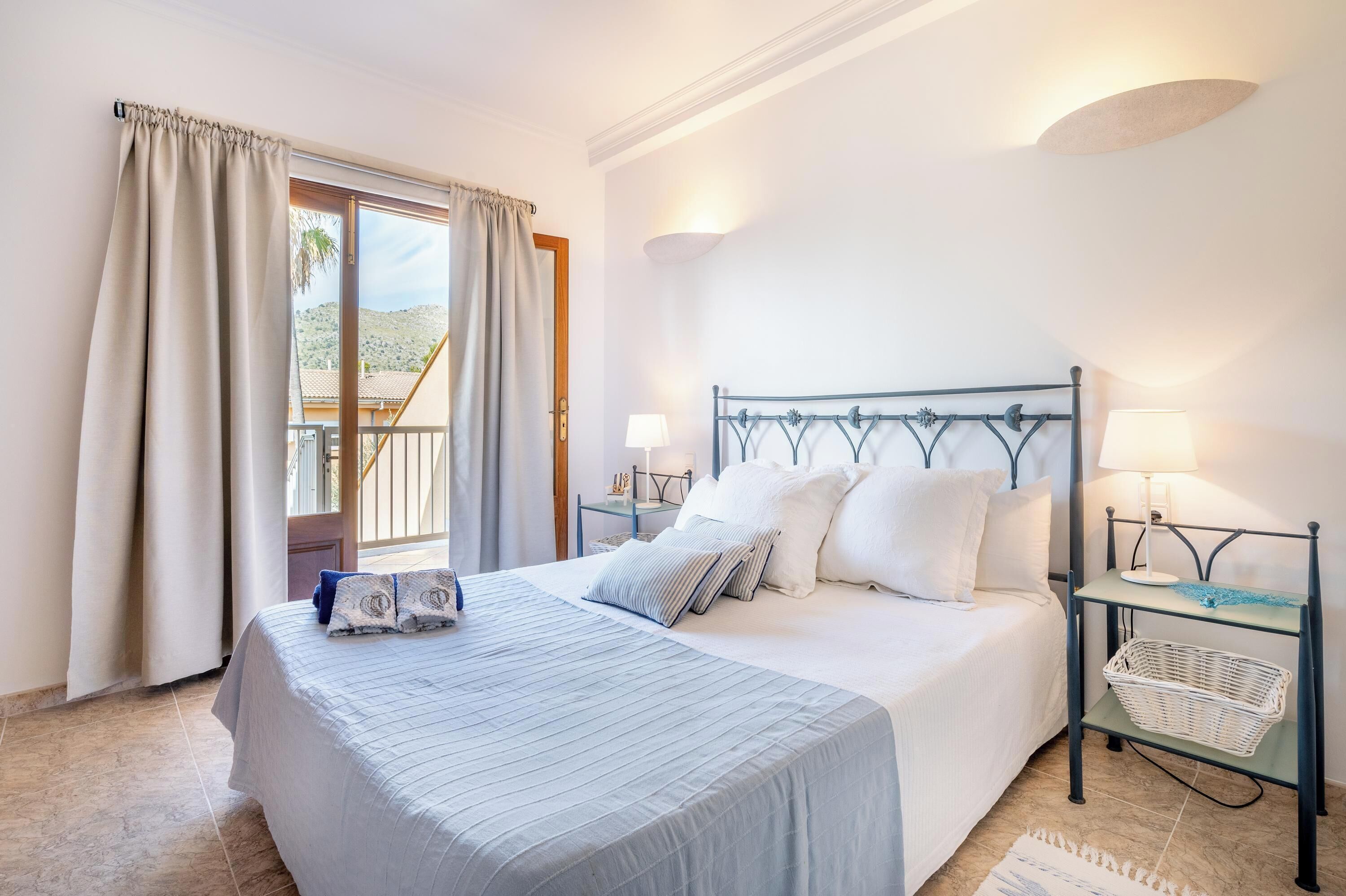 4 dormitorios, tabla de planchar con plancha, wifi gratis y ropa de cama