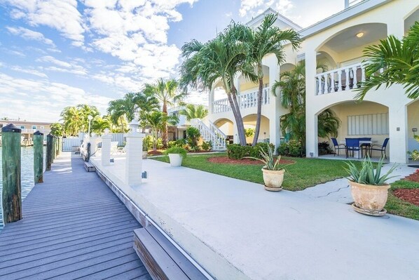 Unclassified image, 1 of 36, button