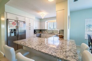 Unclassified image, 5 of 36, button