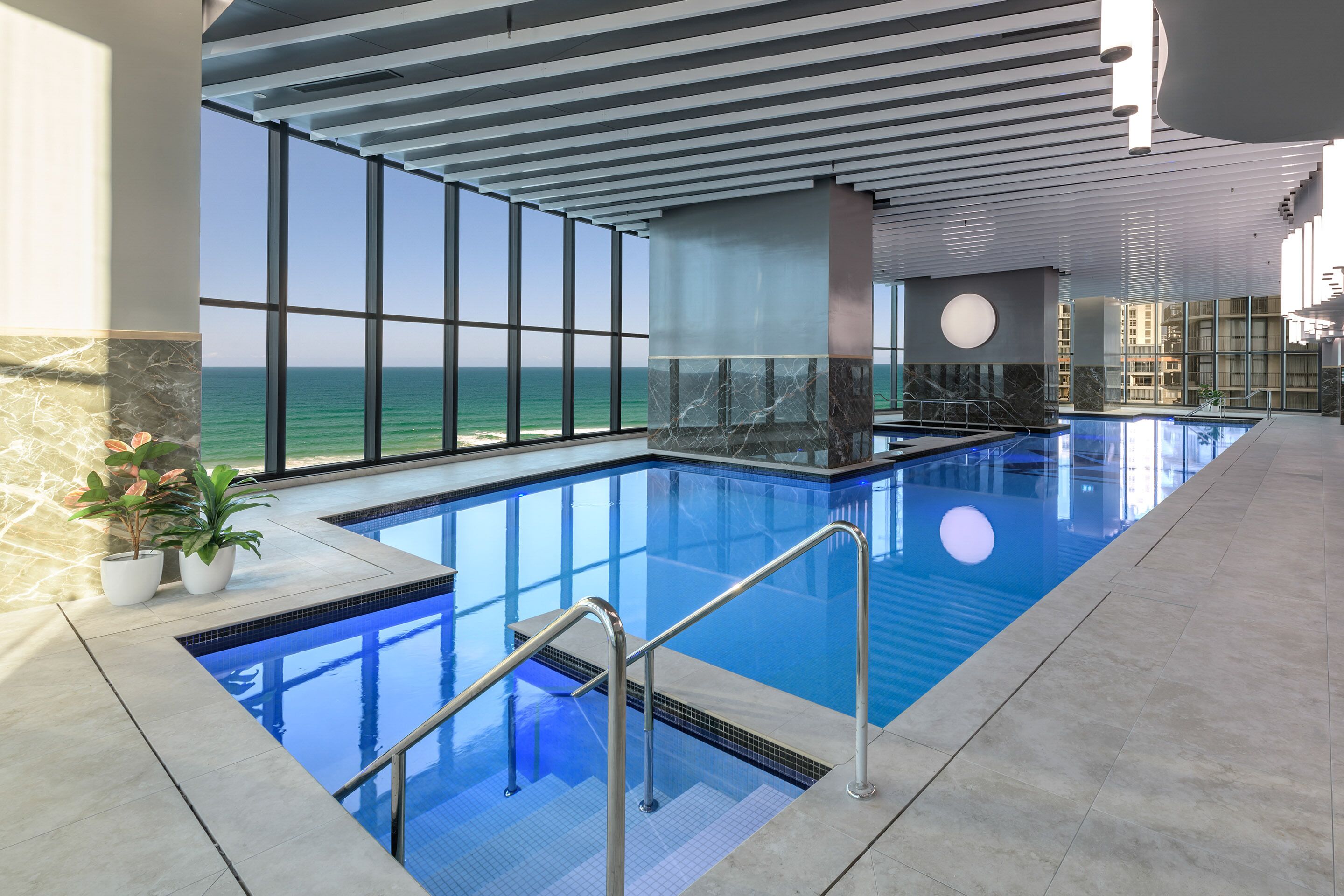 Meriton Suites Surfers Paradise — image 3