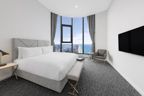 3 Bedroom Ocean Sky Suite | Premium bedding, in-room safe, blackout curtains, iron/ironing board - Meriton Suites Surfers Paradise (Surfers Paradise)