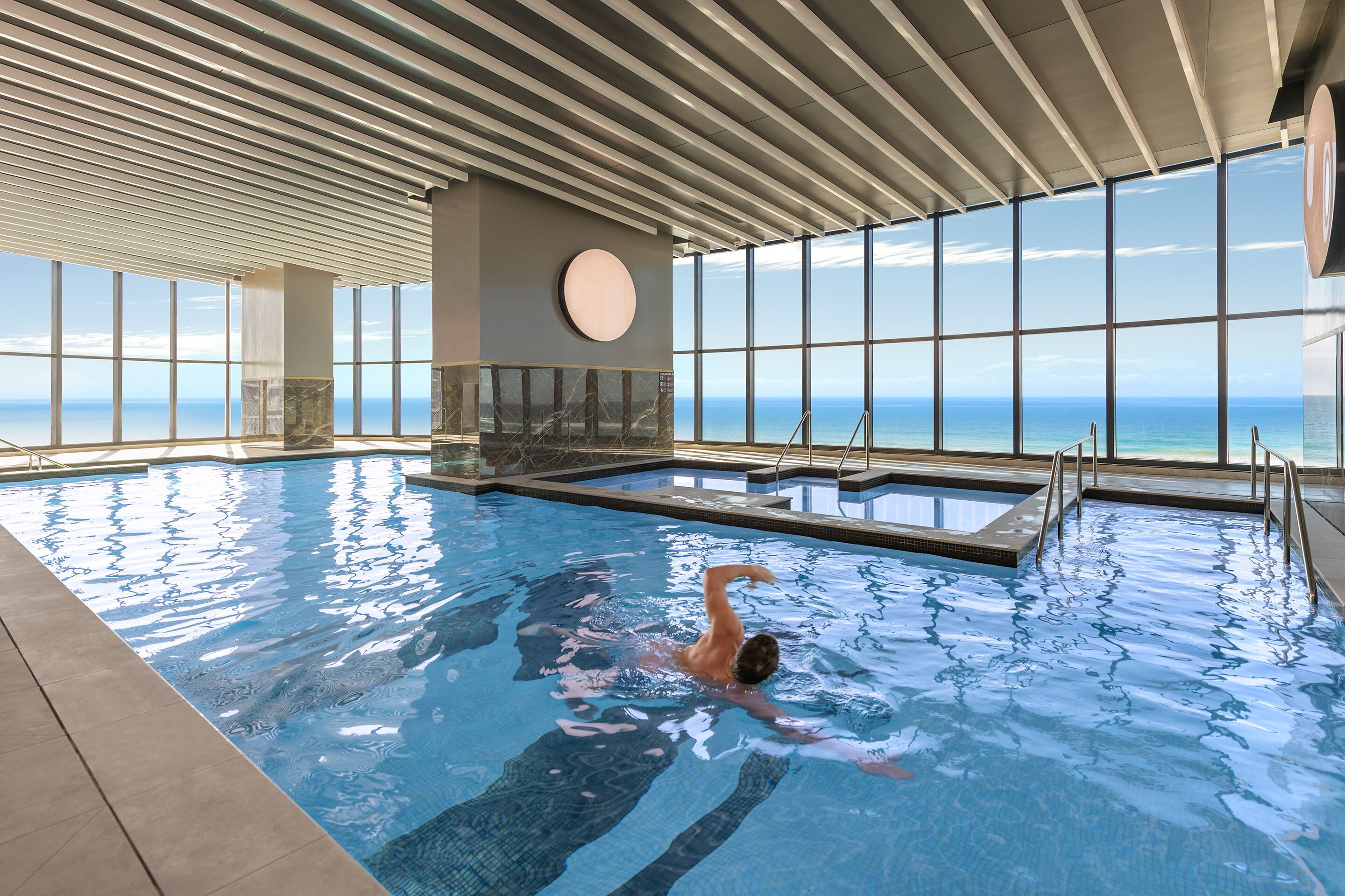 Meriton Suites Surfers Paradise — image 4