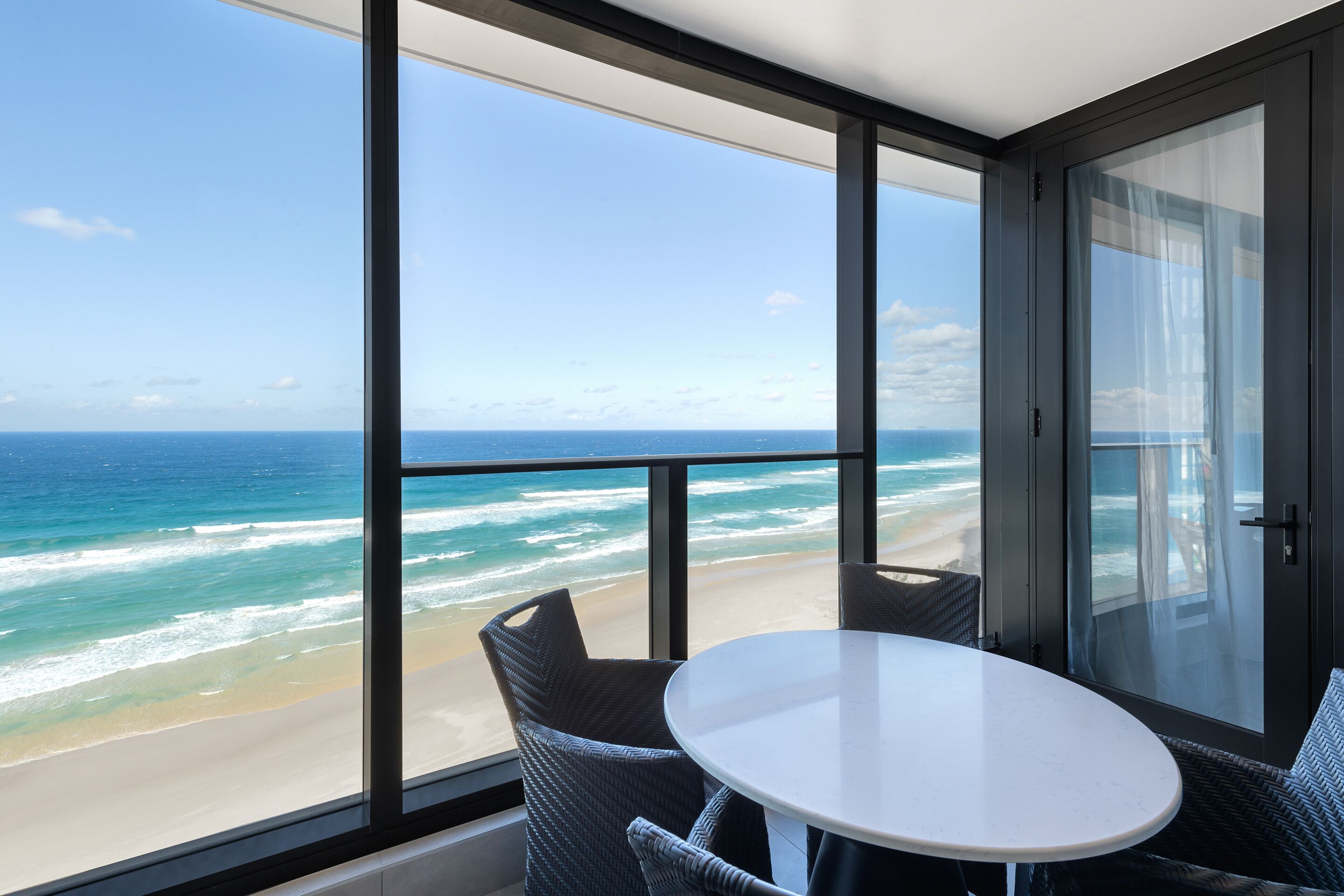 Meriton Suites Surfers Paradise — image 18