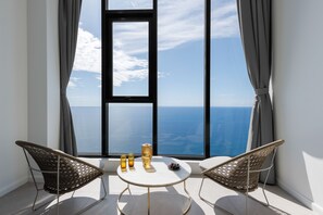 Suite, 2 chambres (Ocean Sky) | Terrasse/Patio