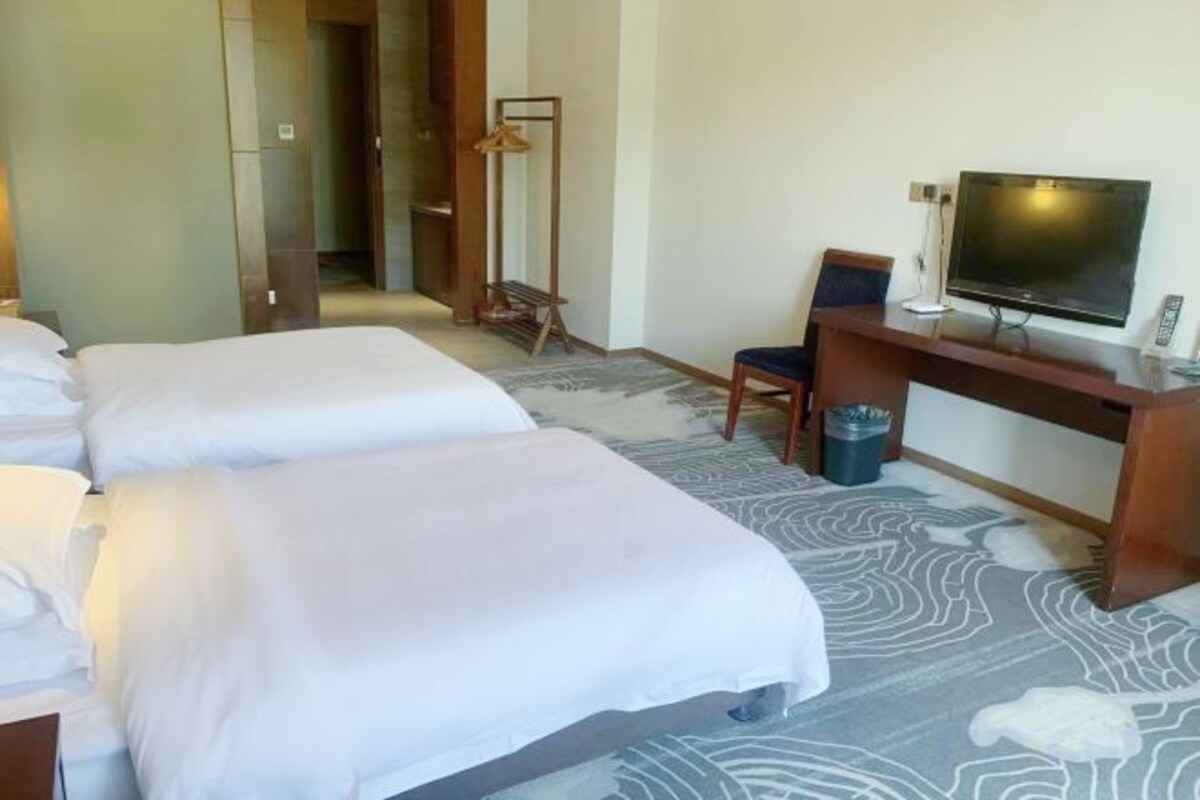Guestroom (2 beds) (Balcony)