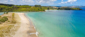 Tapuaetahi Beachfront Downstairs Unit