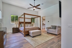 5 bedrooms, desk, iron/ironing board, free WiFi