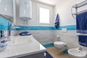 Bruser, hårtørrer, håndklæder