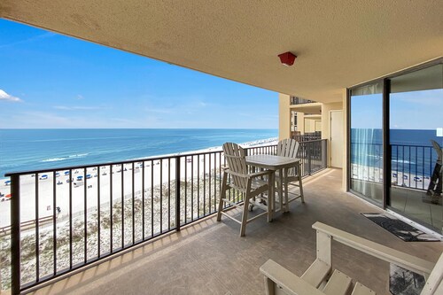 Phoenix V 705 | Kid Favorite Splash Pad! | Beachfront | Pools | My Beach Getaways