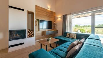 Villa, 3 Bedrooms, Private Pool, Mountain View | Living room | Fireplace