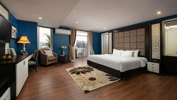 1 bedroom, premium bedding, free minibar items, in-room safe