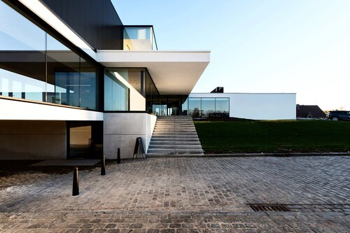 OEVER51: Sleeping by the water.<br>