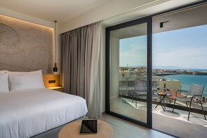 Hypo-allergenic bedding, free minibar items, in-room safe, desk - Hyperion City Hotel (Chania)