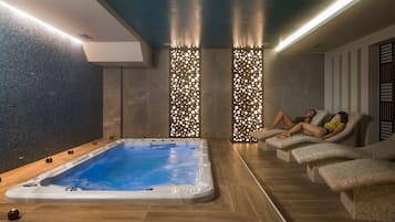Salas de tratamiento para parejas, tina de hidromasaje y baño de vapor