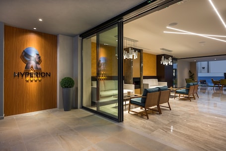 Lobby. Hyperion City Hotel