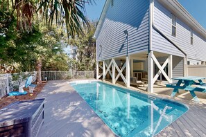 Pool - Private Pool, Near Beach, Ocean Views, Outdoor Kitchen, Arcade Games, Dog Friendly w/Fence (Kure Beach)