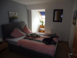 1 bedroom, WiFi, bed sheets