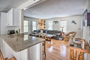 Interior - Beautiful Gilford Home, Near Lake Winni & Gunstock (Gilford)