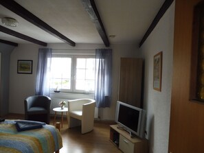 Unclassified image, 5 of 17, button