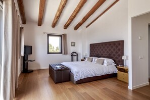 7 Schlafzimmer, Bügeleisen/Bügelbrett, Reisekinderbett, kostenloses WLAN