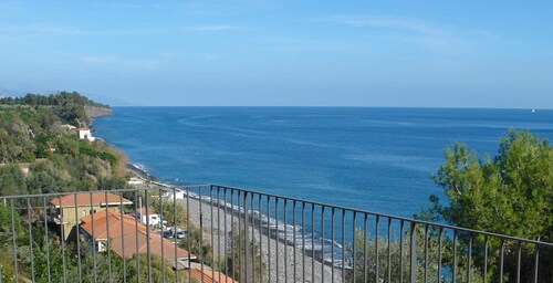 Praiola double house on the sea