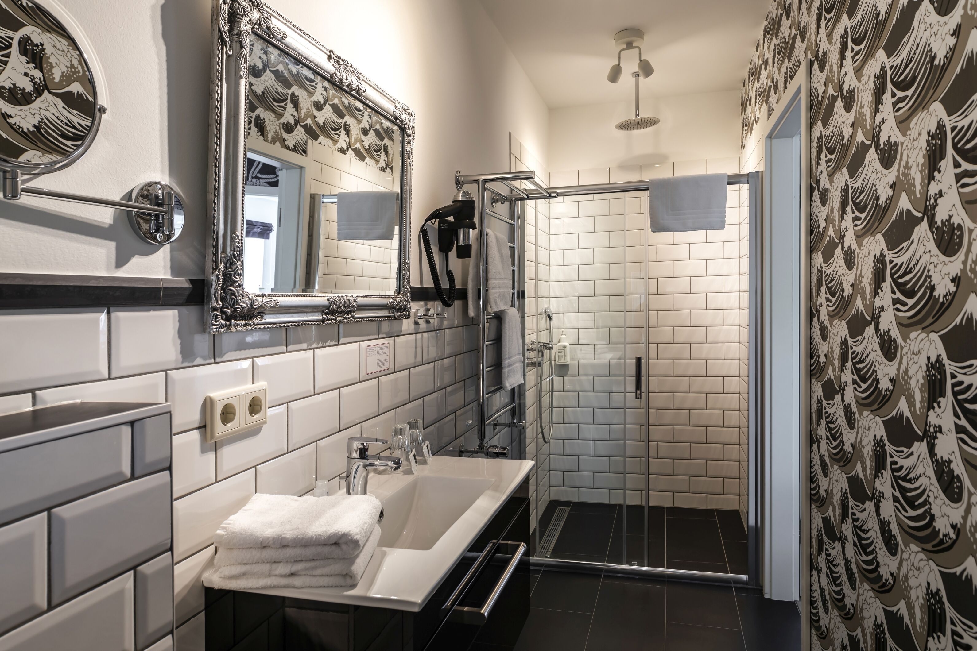 comfort suite, 1 king bed, non smoking, balcony | bathroom | shower, hair dryer, towels