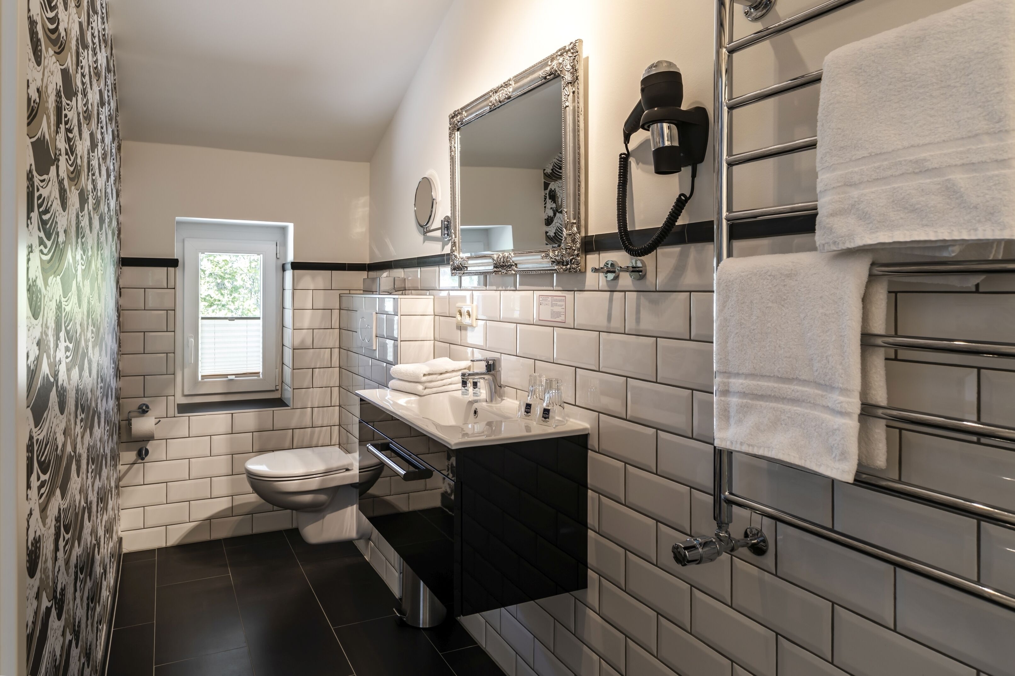 comfort suite, 1 king bed, non smoking, balcony | bathroom | shower, hair dryer, towels