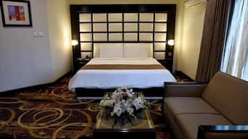 Minibar, in-room safe, desk, laptop workspace