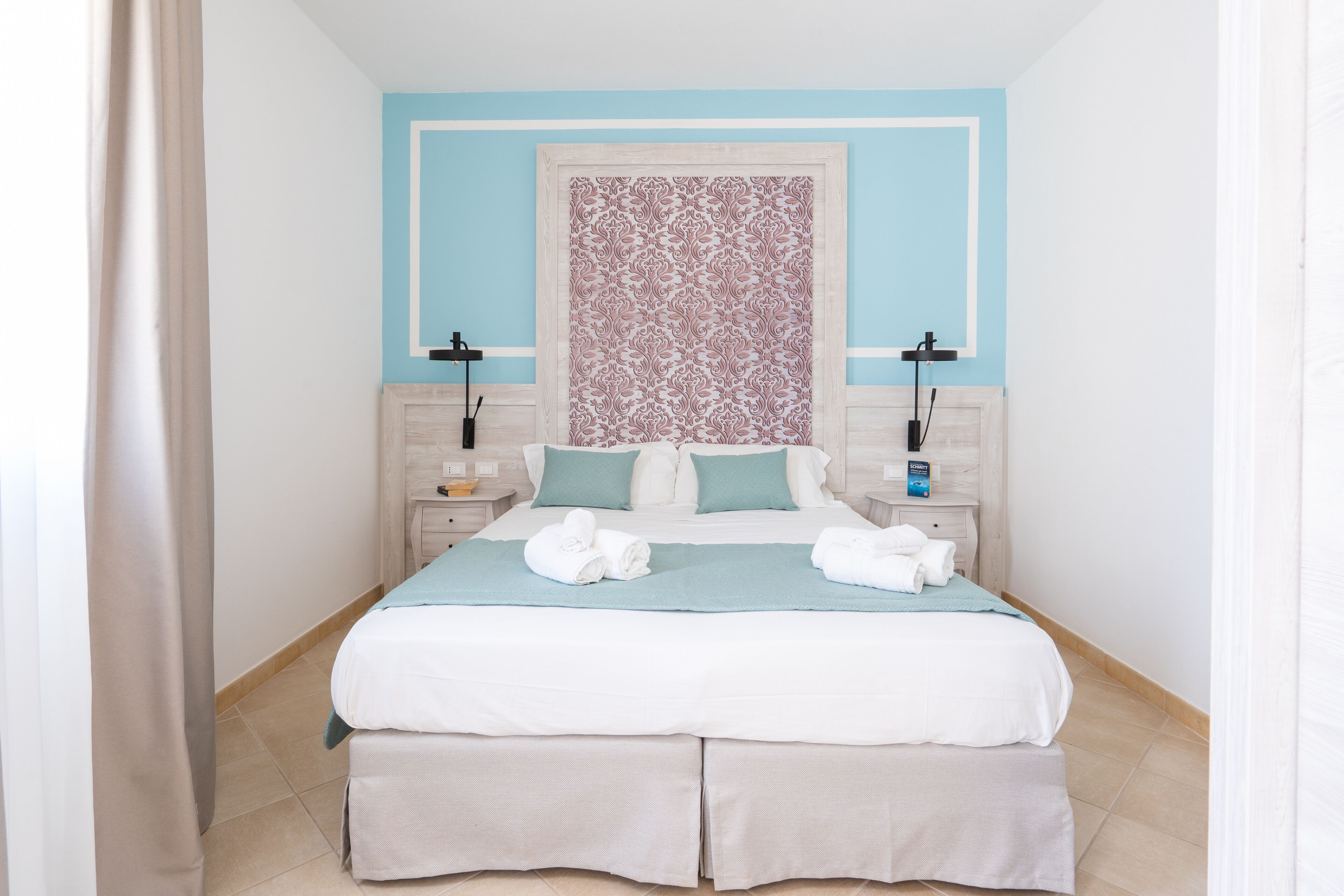 In-room safe, desk, soundproofing, free WiFi