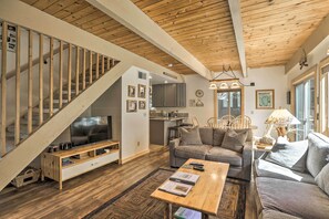 Fireplace - 3 Mi to Lake Tahoe: Quiet Incline Village Cabin! (Incline Village)