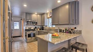 Refrigerador, microondas, parrilla de estufa y lavavajillas